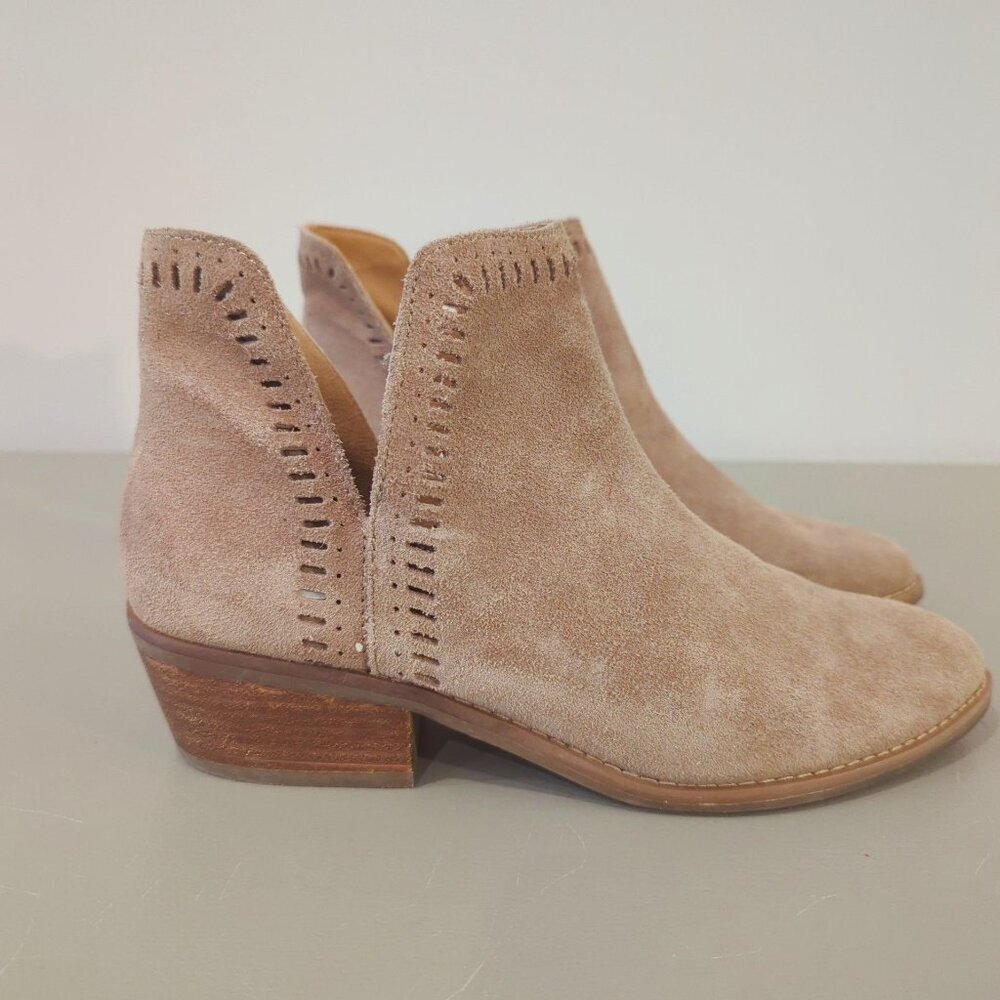 Lucky Brand Tan Suede Ankle Booties Size 9 - Picture 2 of 10